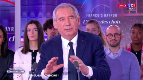 François Bayrou sur le plateau de LCI lundi 27 janvier.