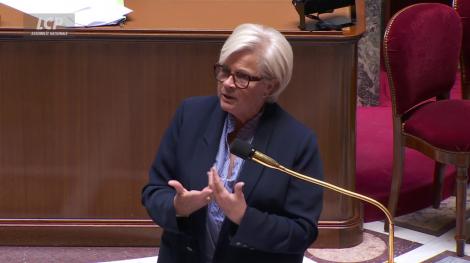 Catherine Vautrin dans l'hémicycle, le 17 mai 2025