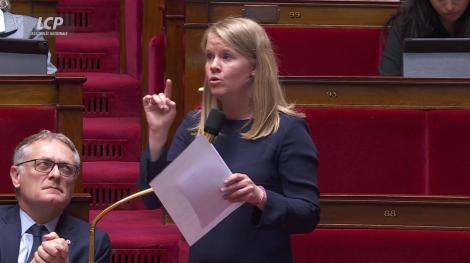 Justine Gruet (DR) dans l'hémicycle, le 17 mai 2025