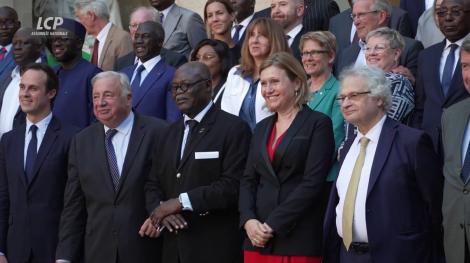 Gérard Larcher et Yael Braun-Pivet accueillent l'Assemblée parlementaire de la Francophonie, le 10 juillet 2025