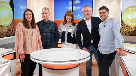 VIP Very Important Paysans-présenté par Frédérique Courtadon, avec Michel Biero, Louise Lesparre, Jean-Baptiste Vervy, Antoine Robin / copyright : Lionel Guéricolas-Agence 1827 pour LCP