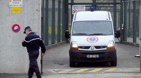 Un fourgon pénitentiaire quitte la maison centrale d'Ensisheim. AFP -  Sébastien Bozon.