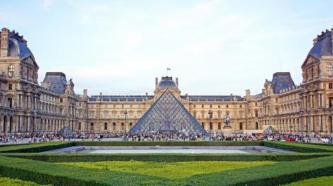 Le musée du Louvre wikimedia