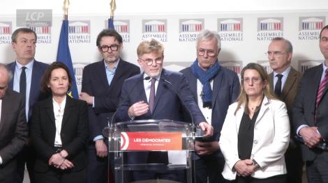 Marc Fesneau et des élus de son groupe Les Démocrates LCP