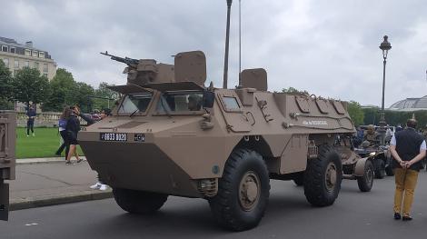 Un véhicule de l'avant blindé, le 14 juillet 2021 (© Wikimedia)