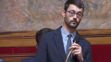 Le député Emmanuel Duplessy (Écologiste et social) à l'Assemblée, le 9 juin 2026 (© LCP)