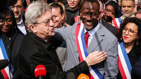 Jean-Luc Mélenchon et Bally Bagayoko, le 4 avril 2026, à Saint-Denis.