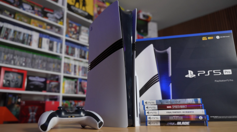 Une PS5 avec des disques