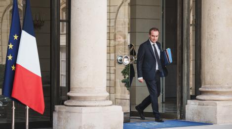 Sébastien Lecornu sortant de l'Elysée, le 22 juillet 2026.