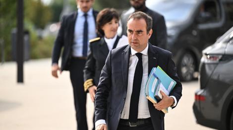 Sébastien Lecornu à son arrivée à Mérignac lundi 17 août.