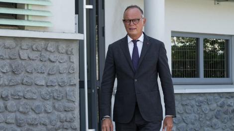 Édouard Philippe, le 21 août 2026 lors de son déplacement à Mayotte