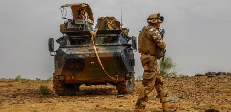 Images d'illustration de l'armée de terre française sur un théâtre d'opération en milieu aride. Droits réservés