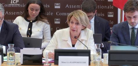 Brigitte Barèges, en commission des Lois.