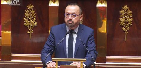 Yannick Neuder dans l'hémicycle, le 23 juin 2025