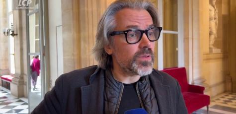 Aymeric Caron était le seul candidat pour présider la commission d'enquête
