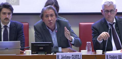 Les députés ont rétabli la suspension de la réforme en commission