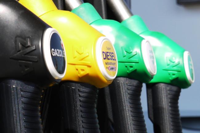 Carburants: le plafonnement des prix de Total n'a 'rien d'un mouvement généreux', pointe un rapport parlementaire | LCP