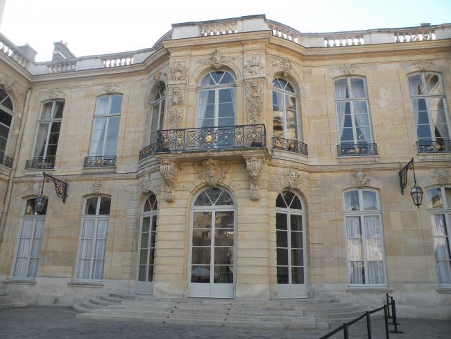 Suicides et tentatives de suicide à Matignon: les services du Premier ministre livrent leur version des faits | LCP