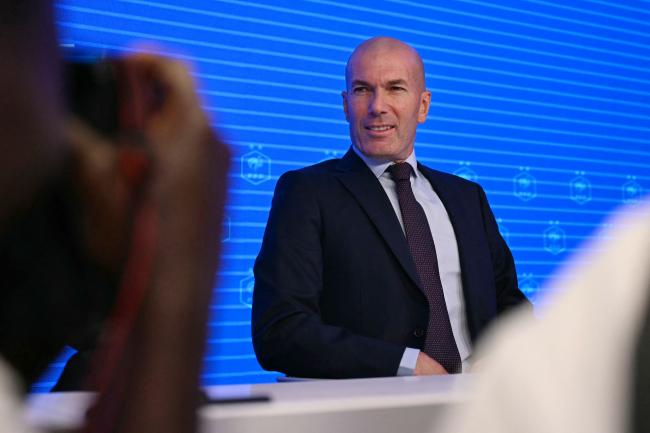 Racisme, Christophe Gleizes…: ce qu'a dit Zinédine Zidane nommé nouveau sélectionneur des Bleus | LCP