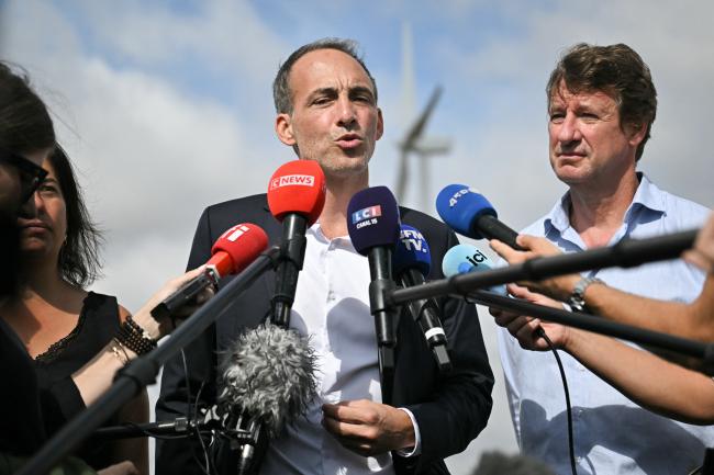 Raphaël Glucksmann avec Yannick Jadot lors de son premier déplacement de campagne, en Charente-Maritime, le 25 août 2026.