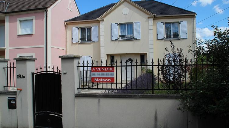 Natalité: un prêt à taux zéro pour faciliter l'accès au logement des familles et... relancer les naissances?