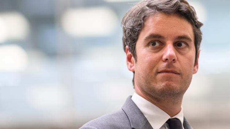 La dissolution a "contribué à quasiment flinguer l'économie française", estime Gabriel Attal