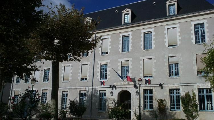 Pourquoi les maires augmentent-ils leurs indemnités dès leur entrée en fonction ?
