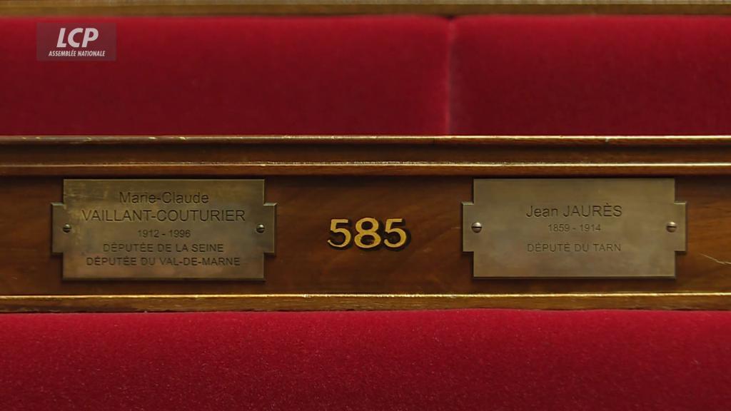 La plaque de Marie-Claude Vaillant-Couturier se trouve au même siège que celle de Jean Jaurès, le 585. Crédits : LCP