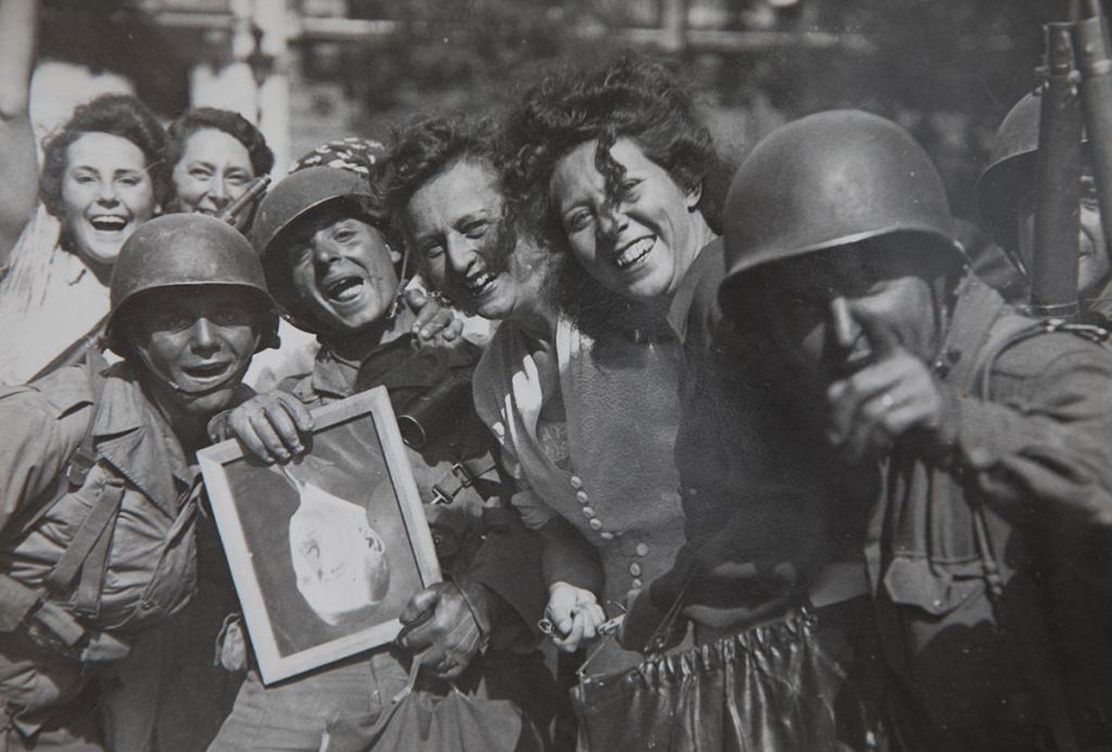 Journal de la défense-Paris 1944 : liberté chérie 