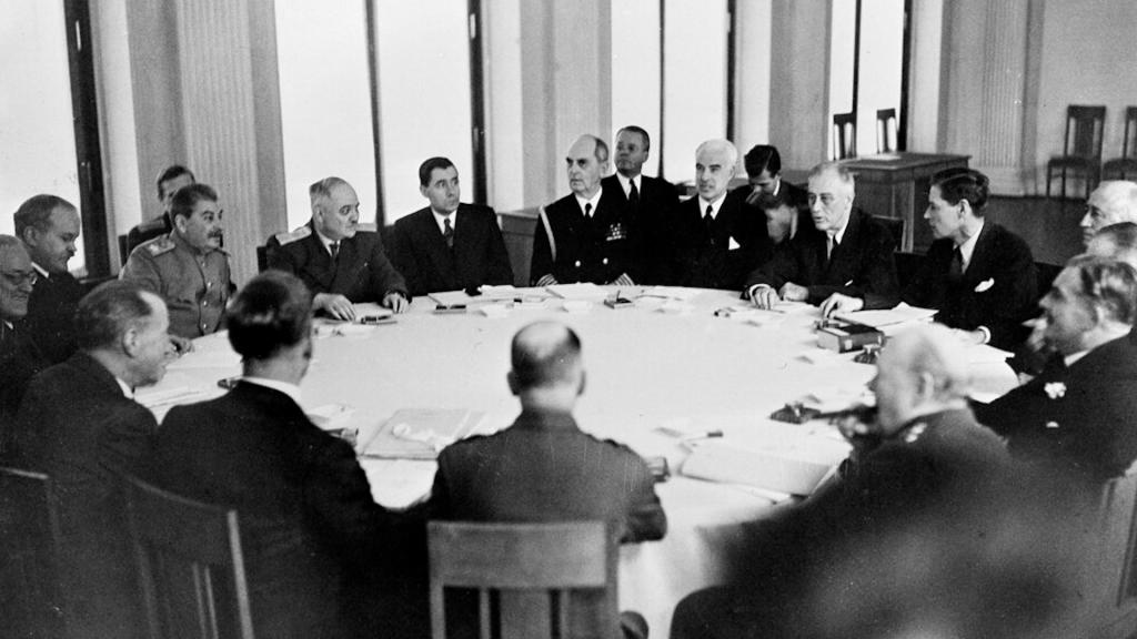 Churchill, Roosevelt, Staline : la route vers Yalta